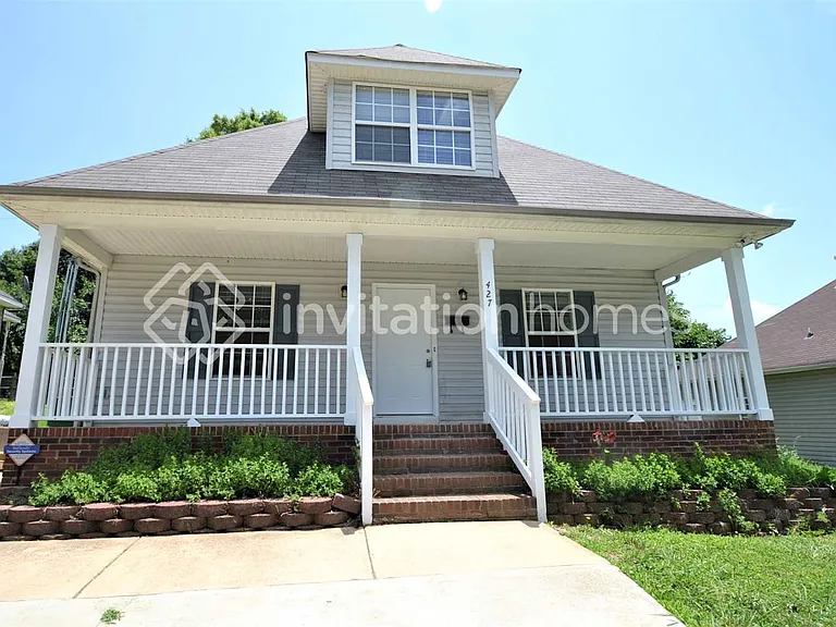 427 Katonah Ave — Photo 1