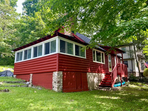 516 Pocasset Rd, Highland Lakes, NJ 07422