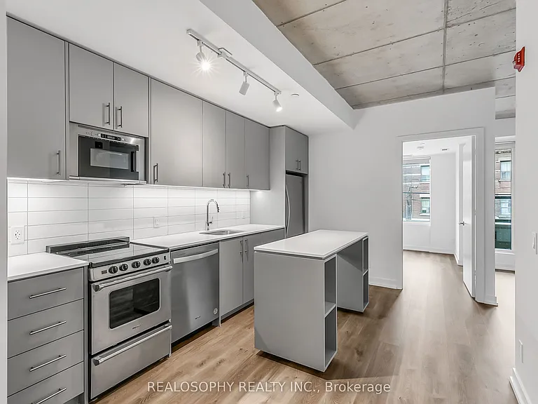 115 Larchmount Ave #308 — Photo 2