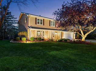 W184N8329 Tours Dr, Menomonee Falls, WI