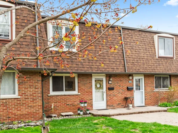 43 Prince Of Wales Dr #9D, Belleville, ON K8P 2T6