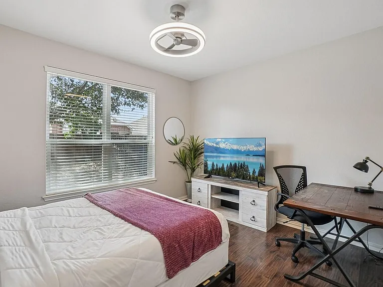 5825 Shetland Cir — Photo 28