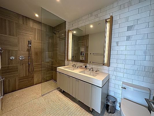 5th image of 22-18 Jackson Ave #712