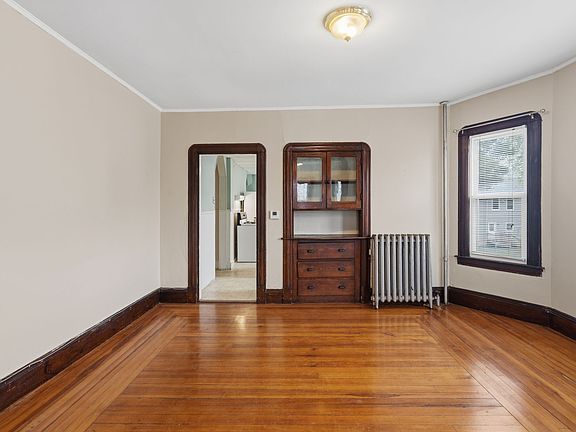 4th image of 43 Elmdale St