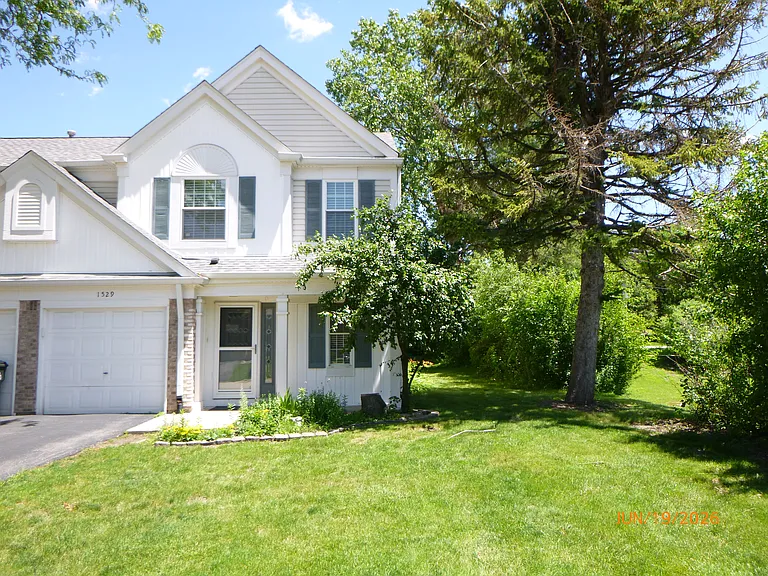 1529 Crab Tree Dr — Photo 2
