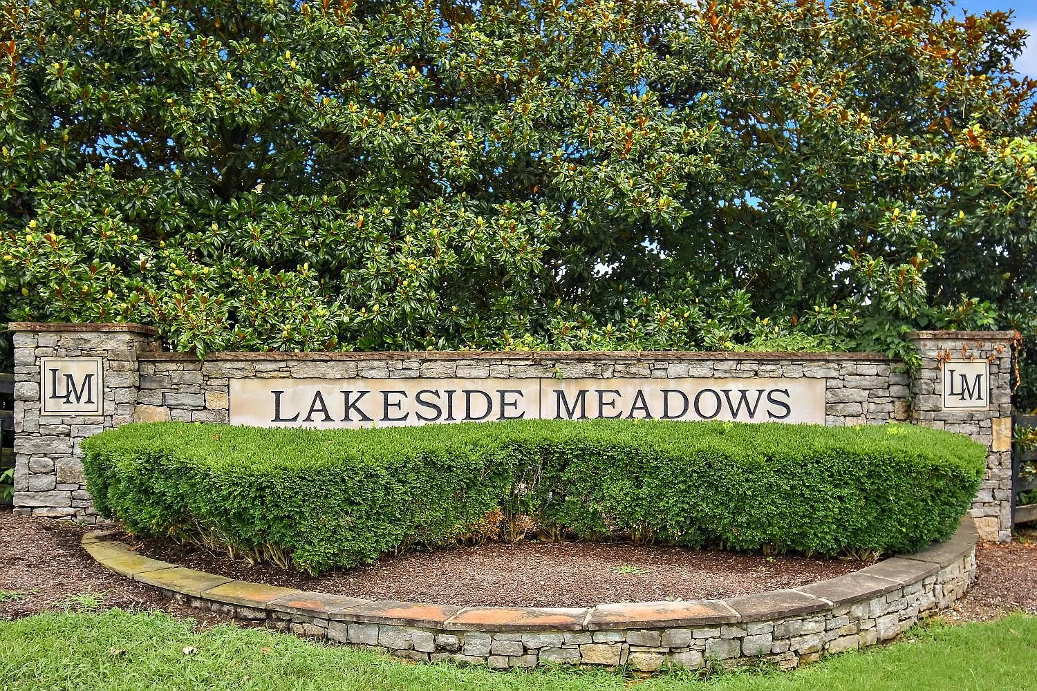4 bed, 2850 sqft, $3,400 — Photo 2