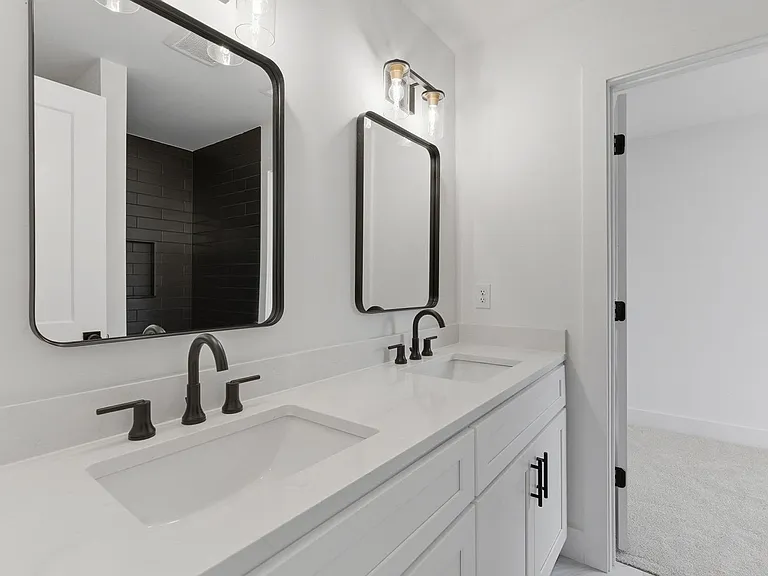 1024 Scenic View Ct — Photo 17