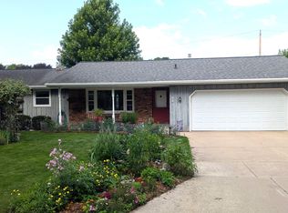 625 N Canterbury Dr, Appleton, WI 54915