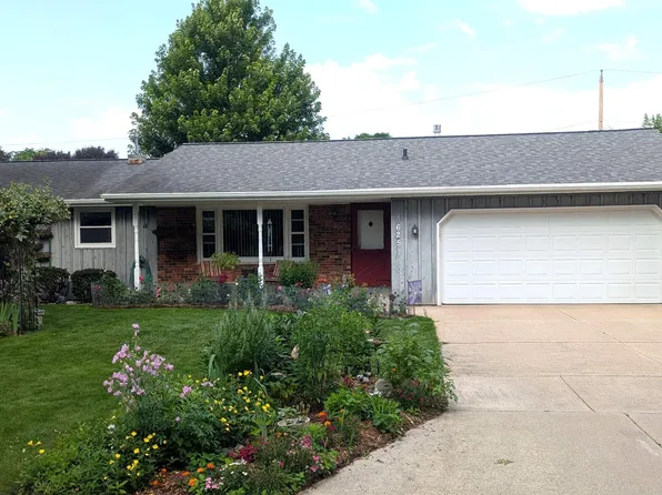 625 N Canterbury Dr, Appleton, WI 54915