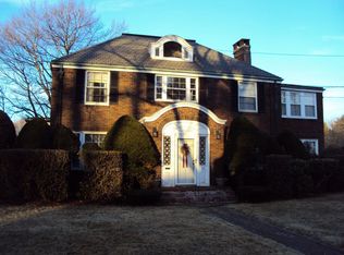 15 Clark Rd, Lowell, MA 01852