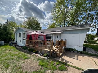 72 Pinehurst Est, Petawawa, ON K8H2H2