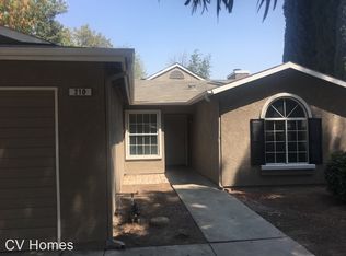 210 Bigger St, Parlier, CA 93648