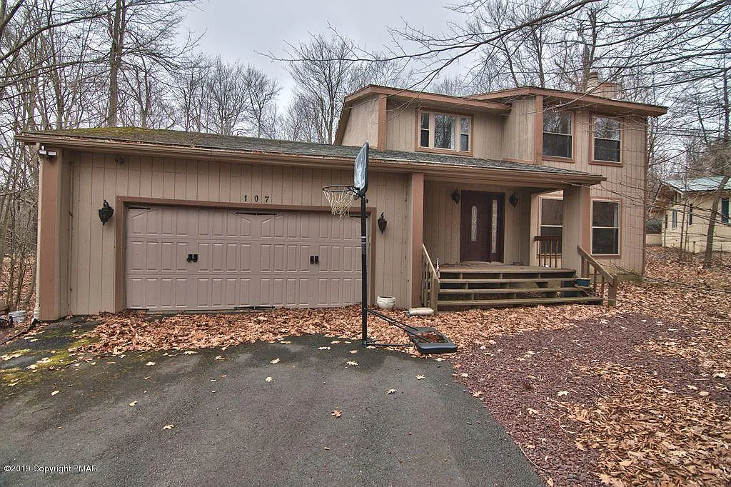 107 Violet Pl photo 1