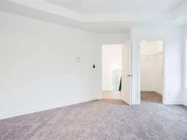 722 Rose Palm Ln — Photo 4