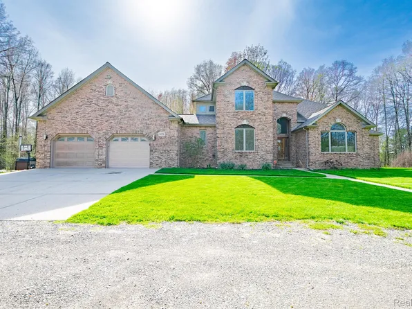 5170 McKinley Rd, China, MI 48054