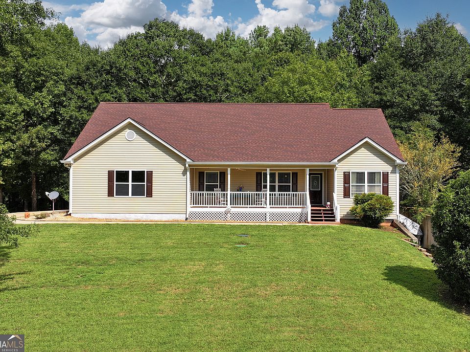 1st image of 817 Bluejay Way
