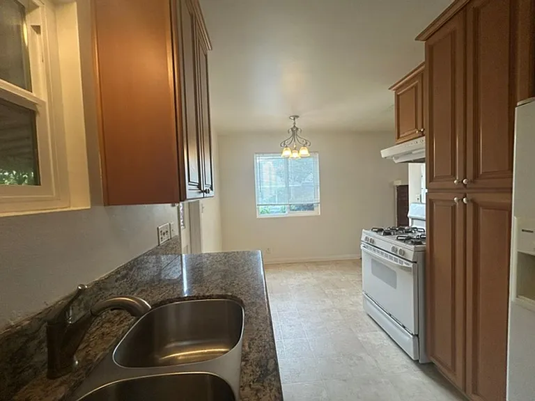 221 W Anapamu St — Photo 6