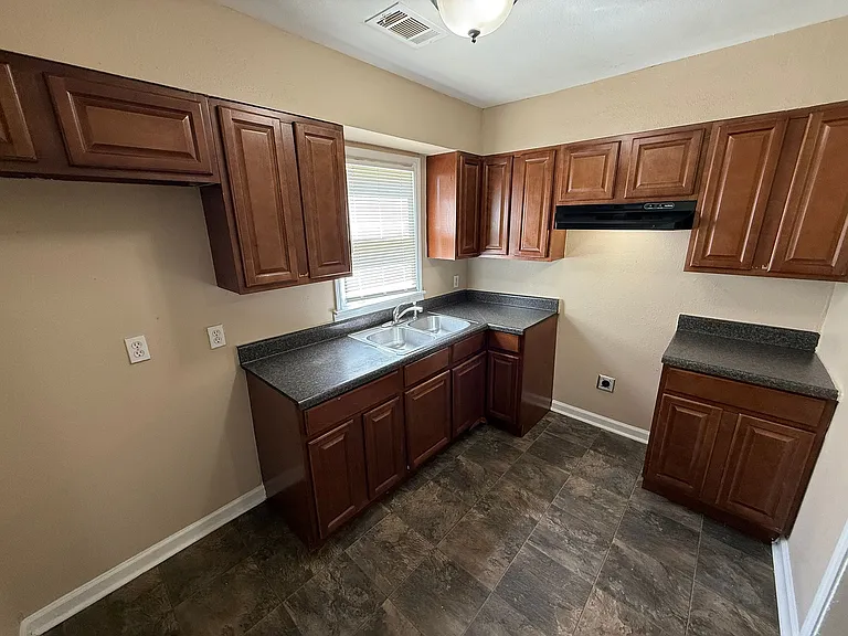 3884 Tuggle Ave — Photo 10