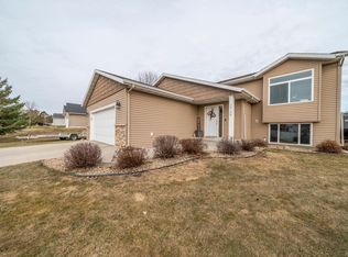 1816 Spruce Grove Trl, Detroit Lakes, MN 56501