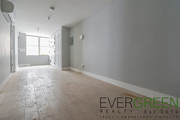 Rented by Evergreen Apartments BK | media 6