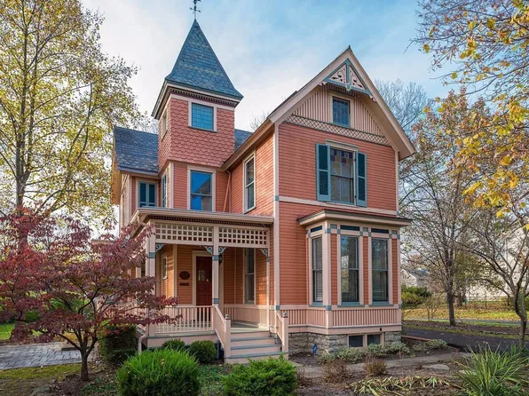 217 Springfield Pike, Cincinnati, OH 45215