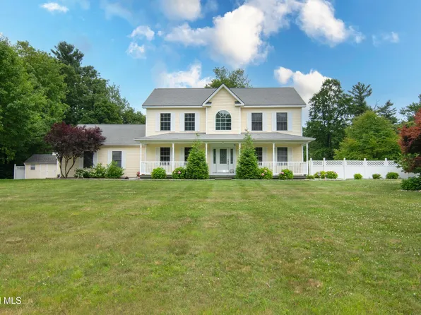 8 Joseph Court, Schaghticoke, NY 12154