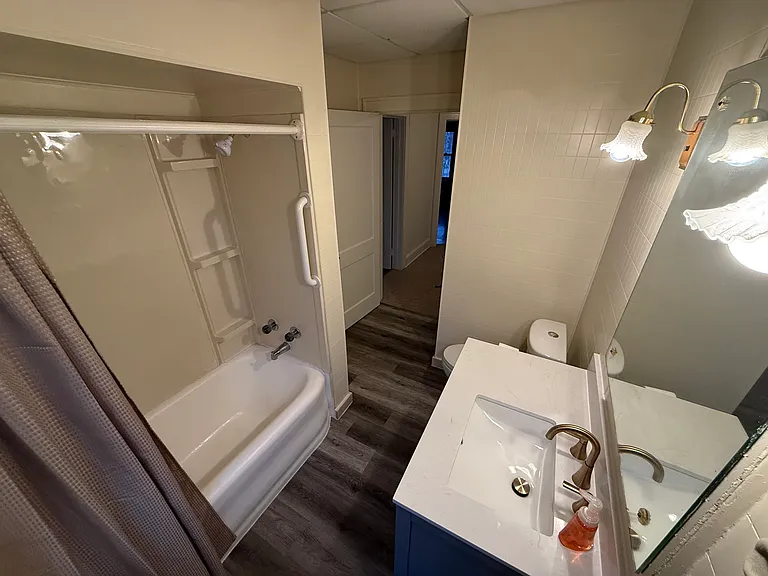 515 Pierce St — Photo 3