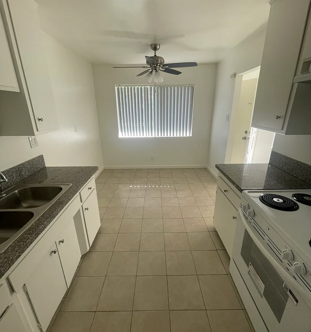 1 bed, 902 sqft, $1,900 — Photo 4