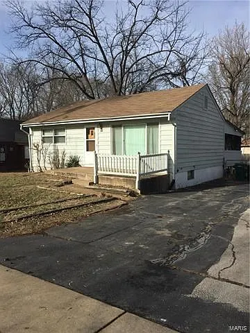 209 Connolly Dr photo 1