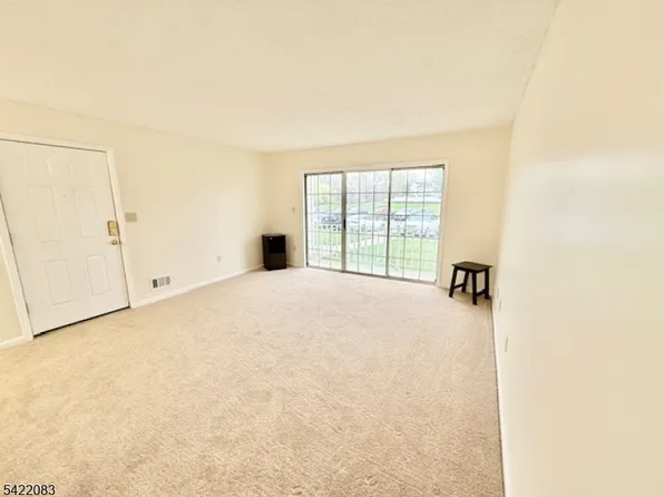 58 Amethyst Way, Franklin Park, NJ 08823