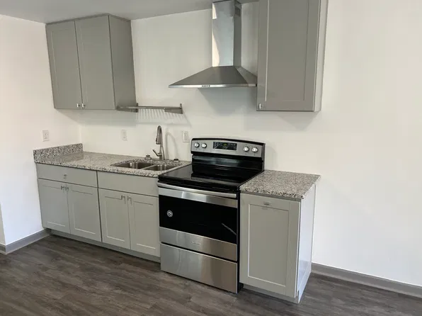 27 Pinson St, Newnan, GA 30263