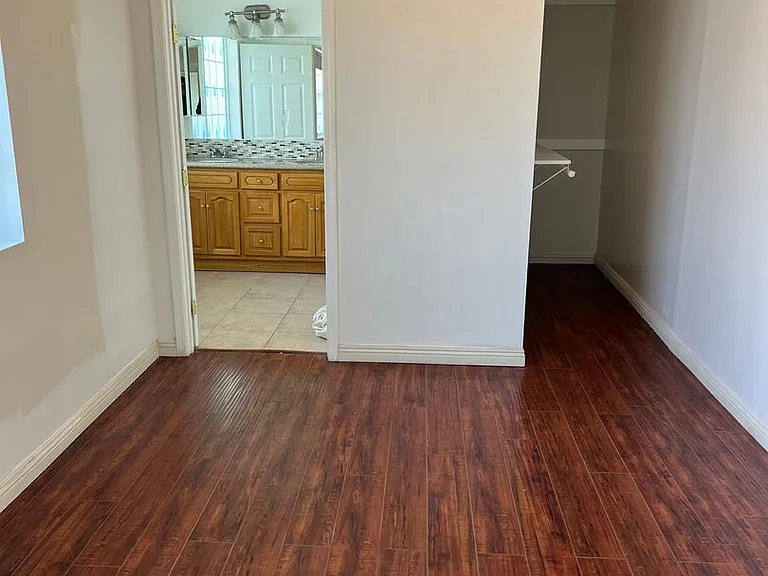 1248 S Manhattan Pl — Photo 7