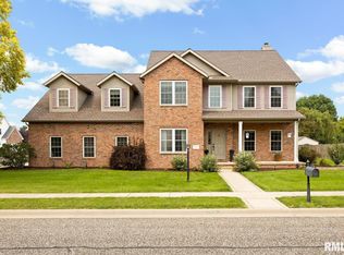 1837 Greenfield Dr, Morton, IL