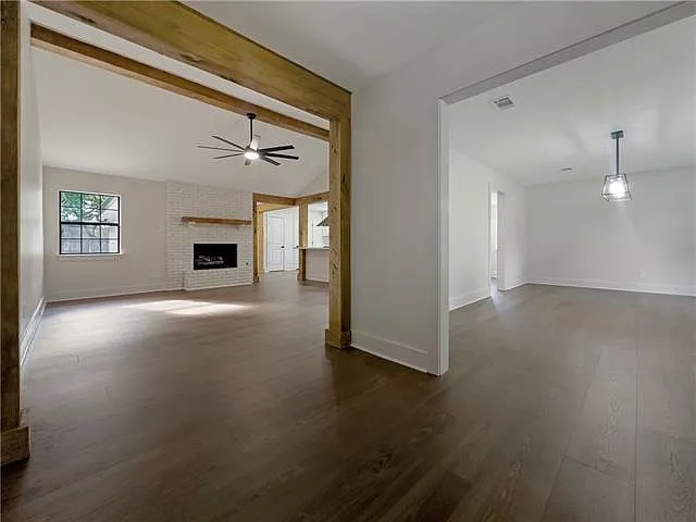 301 Steele Rd — Photo 3
