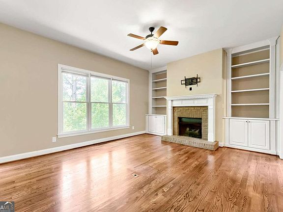 5th image of 144 Cornerstone Pl