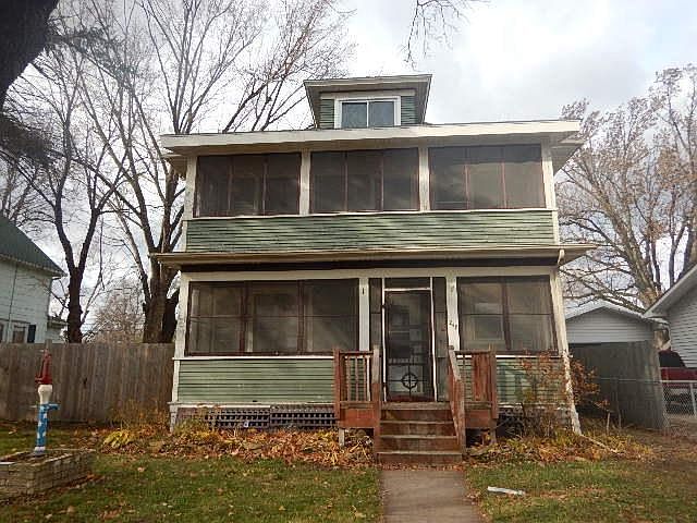 1st image of 248 4th Ave S