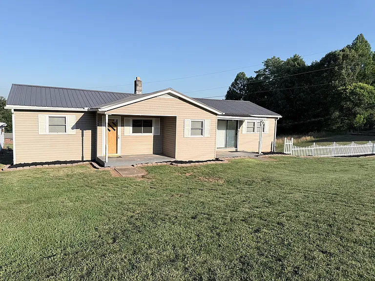 2048 Harmon St — Photo 19
