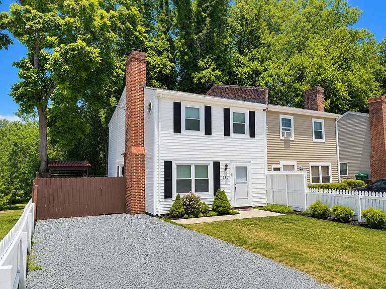 731 Orangedale Ave — Photo 1
