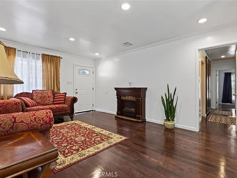 14243 Community St — Photo 5