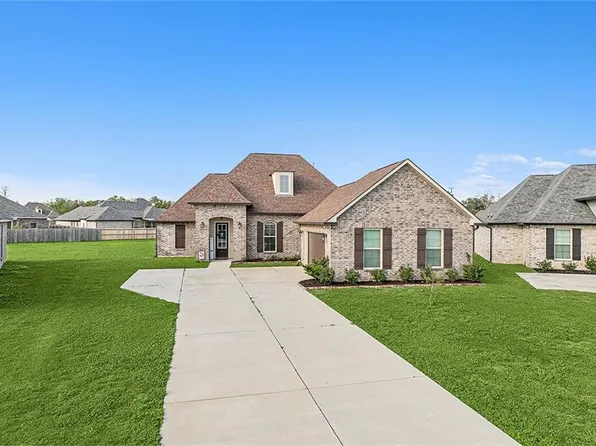 111 Summer Cypress Ln, Belle Chasse, LA 70037