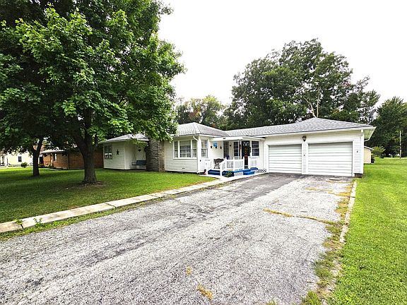 2nd image of 355 S Lee Evans Dr