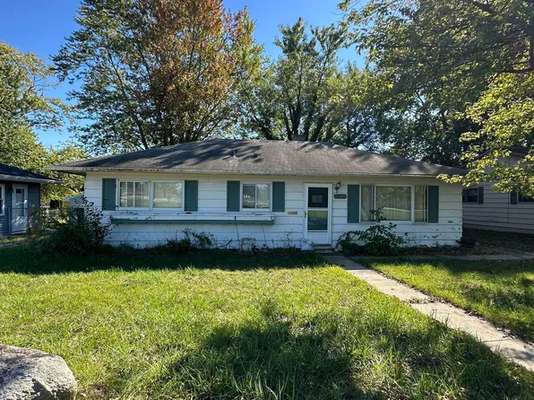 1537 W Lake Ave, Plymouth, IN 46563