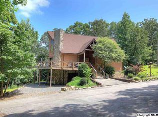 602 Green Briar Cove Rd, Union Grove, AL 35175