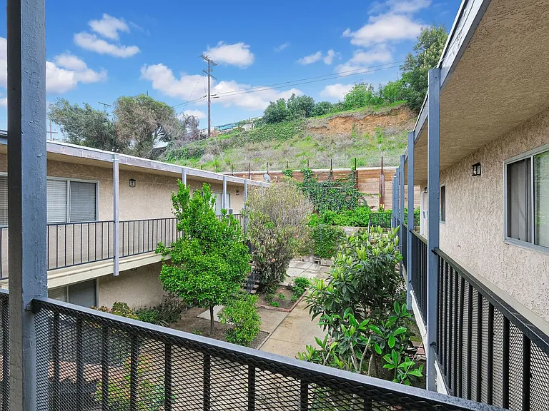 Ramona Garden Apartments — Photo 2