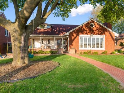 812 Windsor COURT, Wauwatosa, WI, 53226
