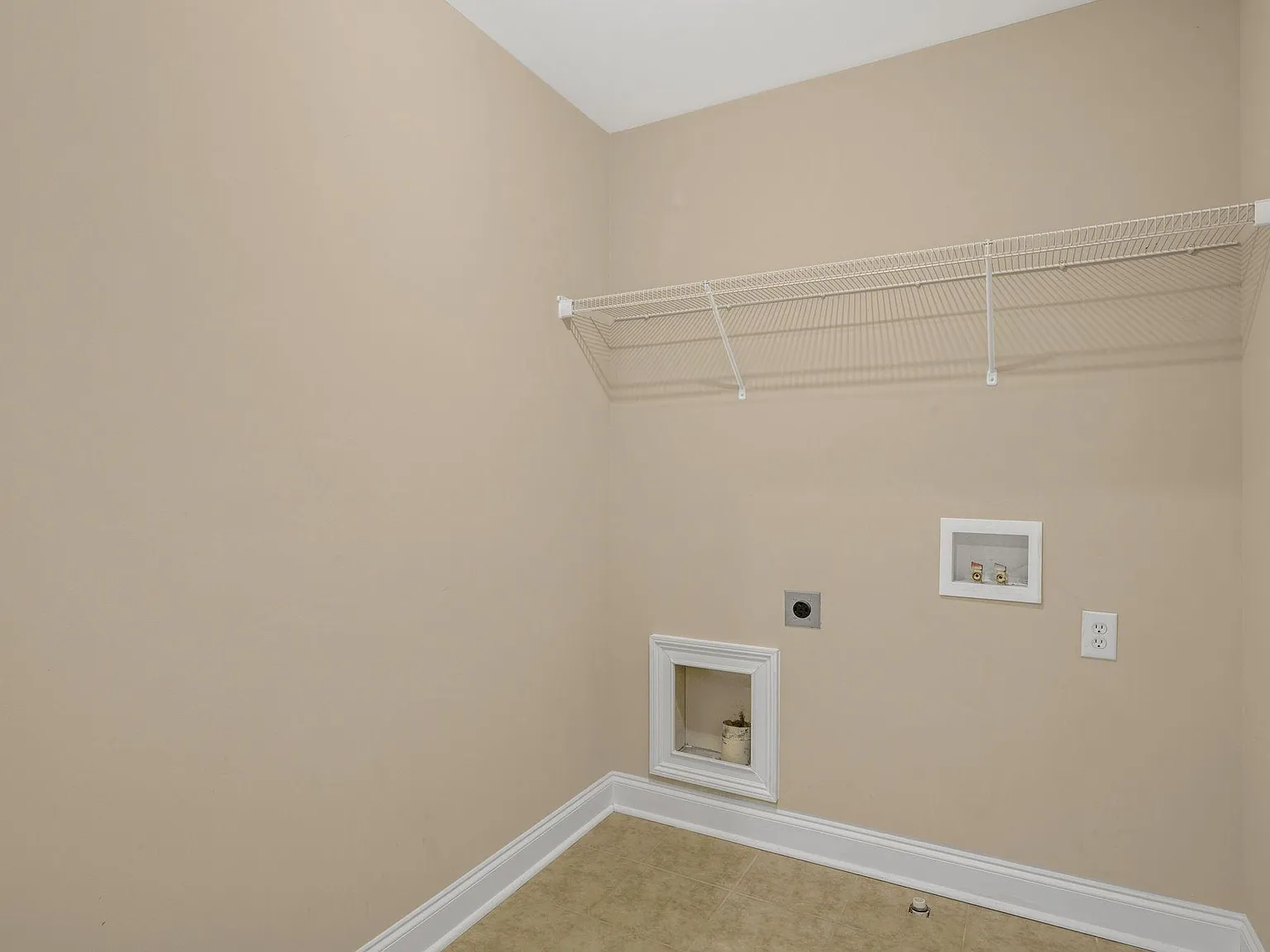 201 Raven Falls Ln — Photo 2