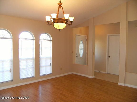 3rd image of 3542 Egret Dr