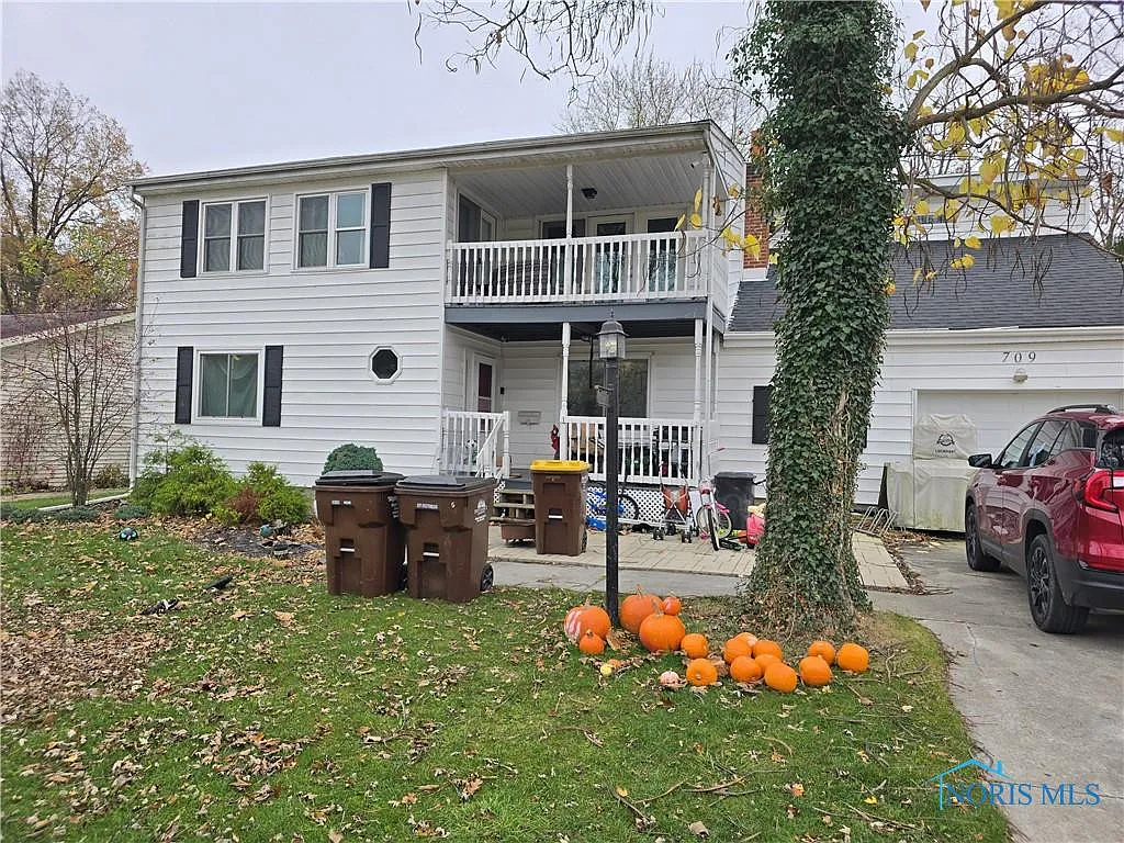 709 Corwin St photo 1