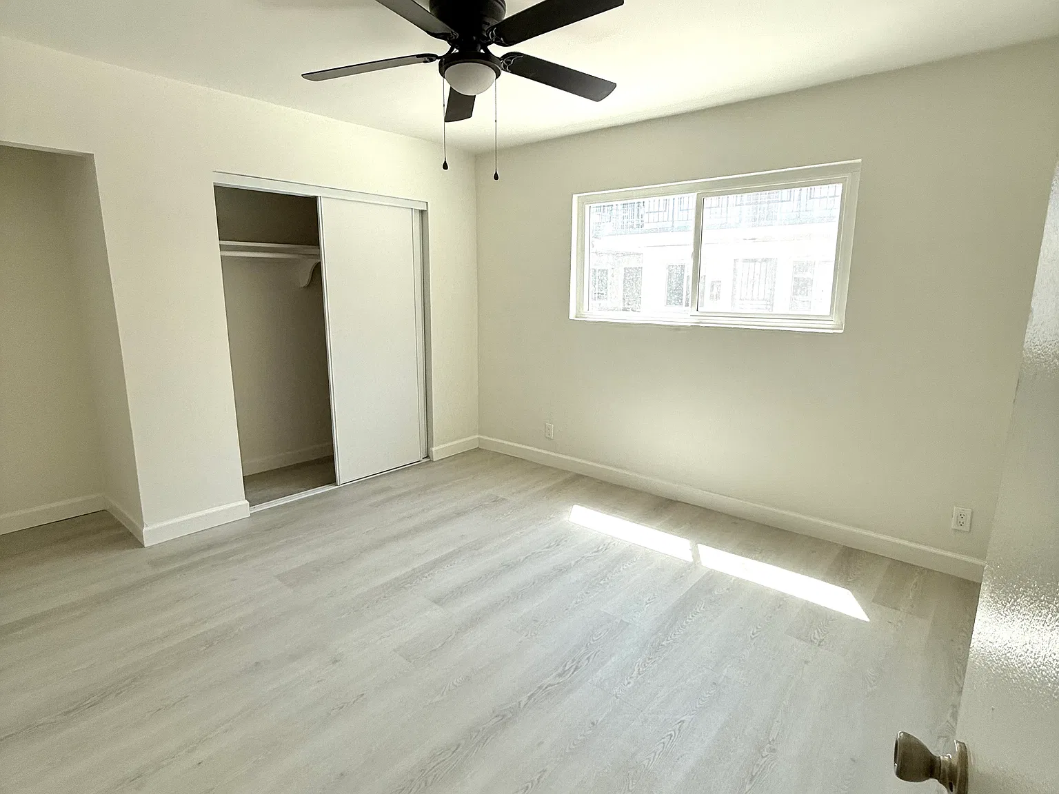 1 bed, 565 sqft, $1,850 — Photo 3