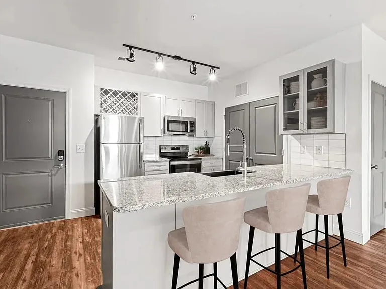 Comet North Raleigh — Photo 18
